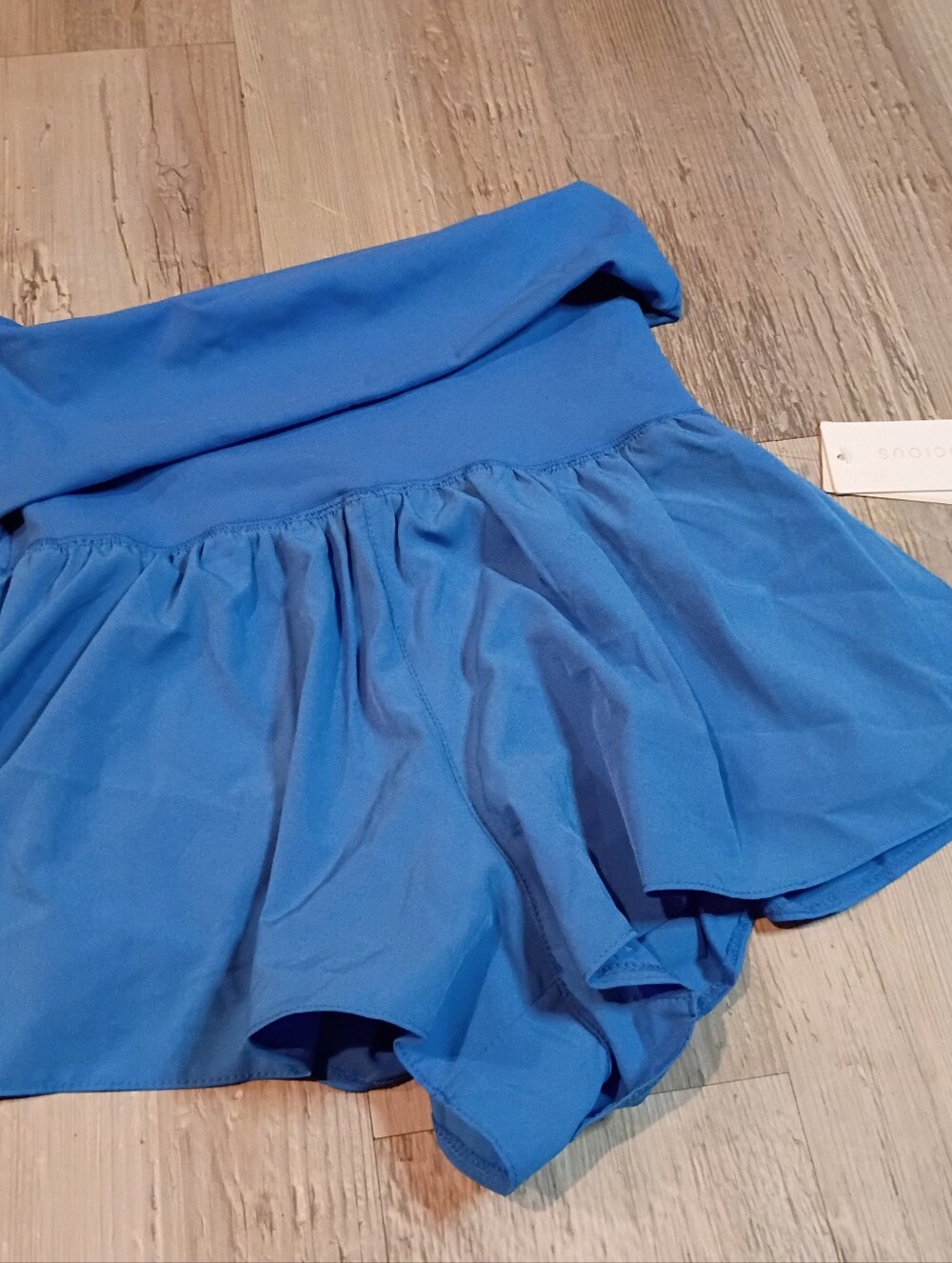 Shorts - Picture 2 of 5